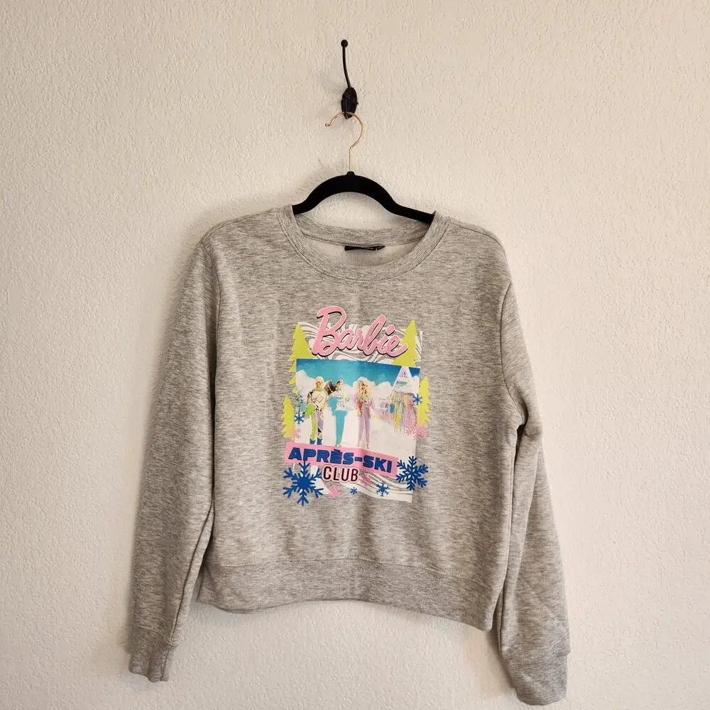 Barbie Women's Large Apres-Ski Club Crew Neck Sweatshirt New‎ Gray